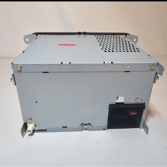 Volkswagen Delphi Electronics Factory Radio Premium MP3 DE2 Model #H020/S0023 - Picture 5 of 8